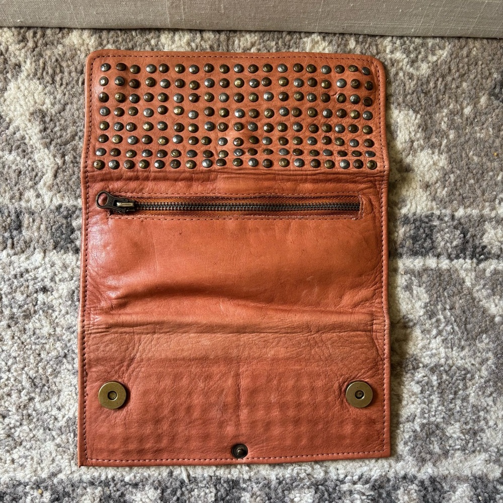 Viola Castellani Women's Vintage Italian Leather Studded Trifold Clutch Wallet - Picture 4 of 15